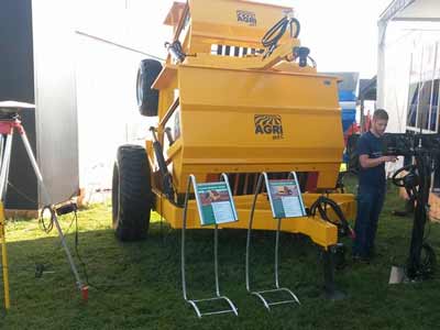 Niveladoras de solo com uso de GPS na Expodireto 2016